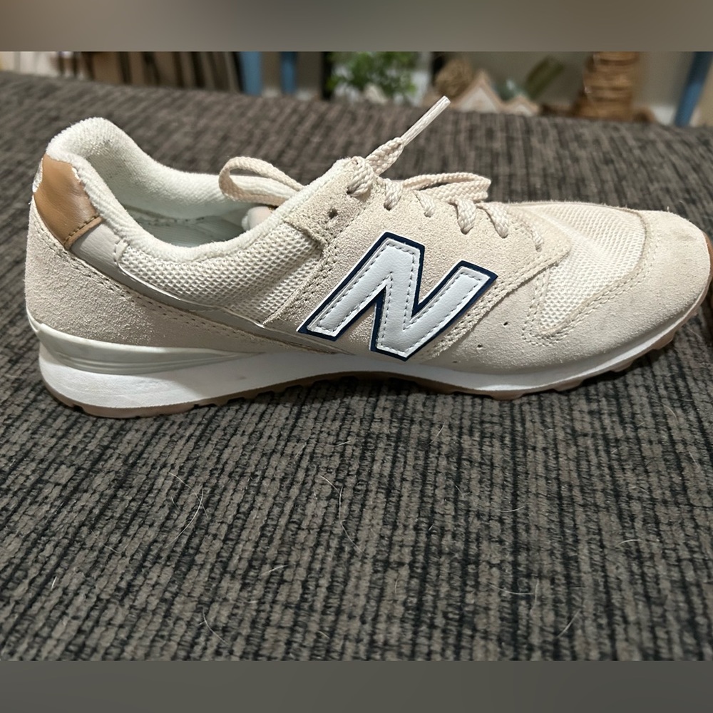 New Balance 996